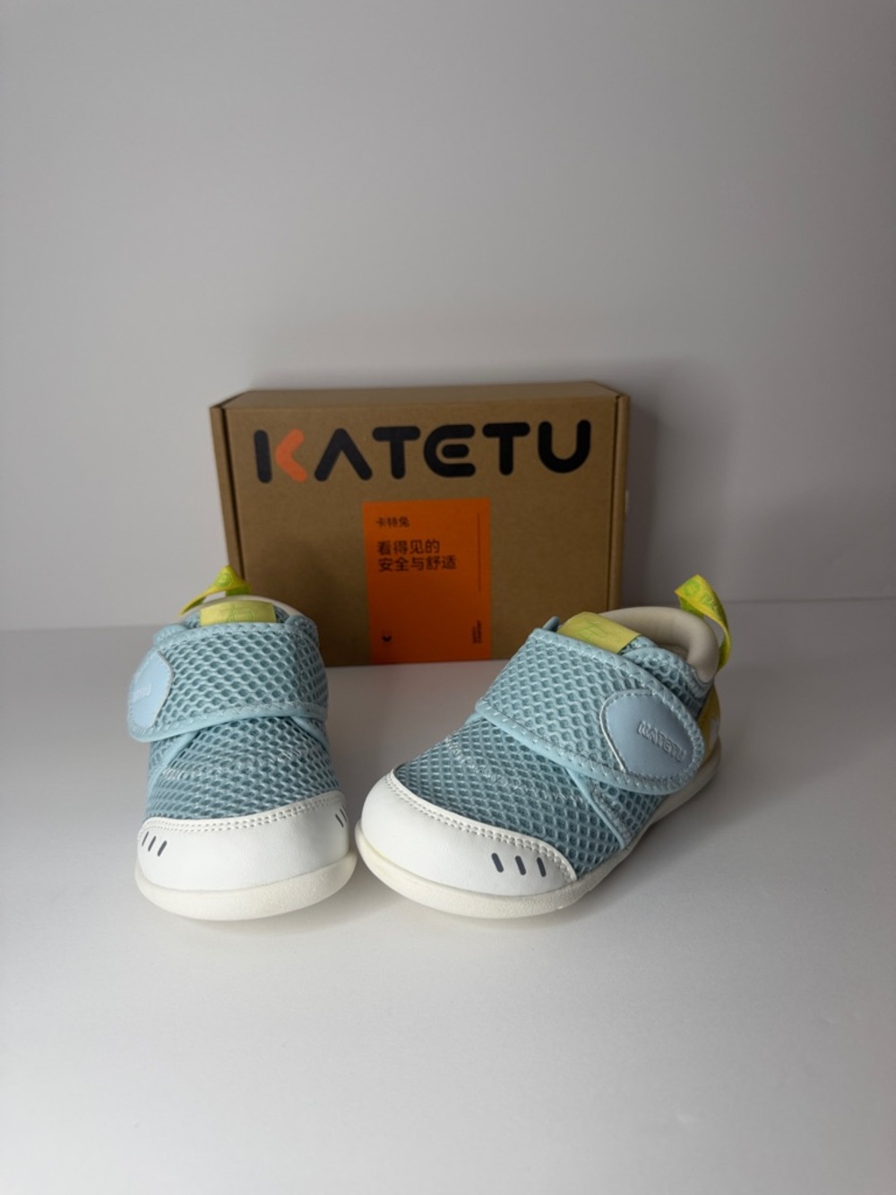 Katetu Light Blue Mesh Baby Walker Shoes with Yellow Pull Tab